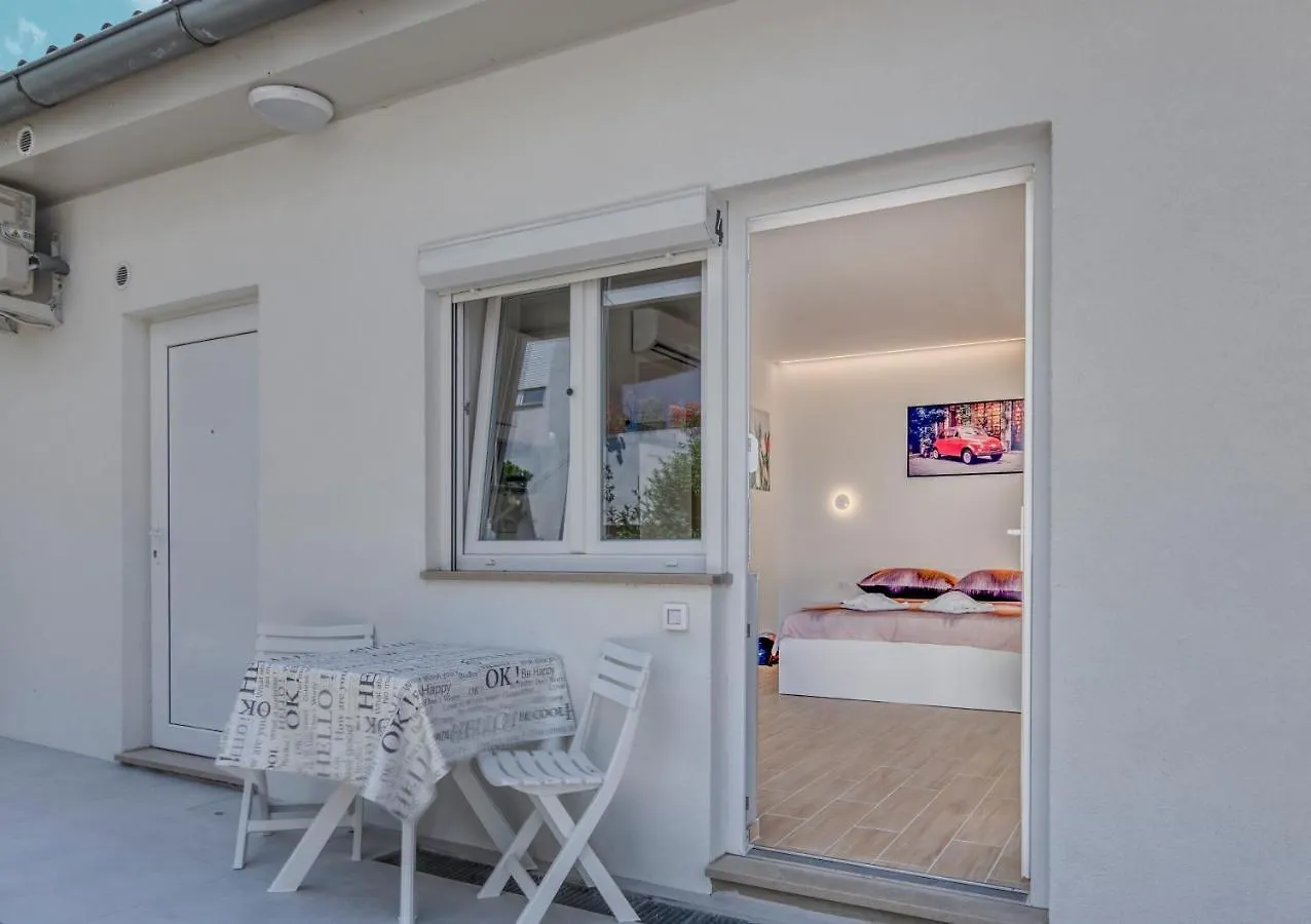 Apartment Light In Pula