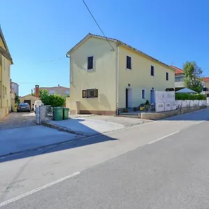 https://apartment-mylo.hotelinzadar.com