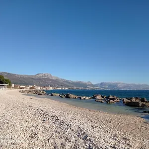 https://barba-luka-near-beach-beautiful-views.hotels-in-trogir.com