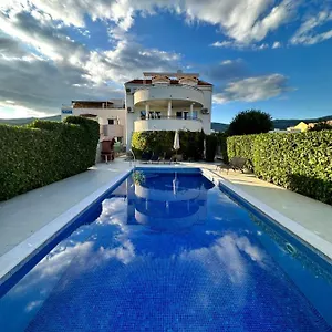 https://apartments-villa-rose-kastela.splithotels.org