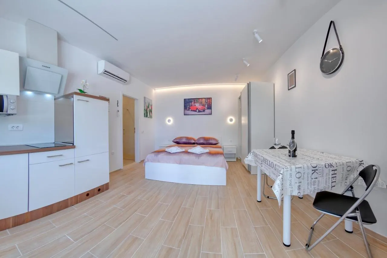 Apartment Light In Pula 0*,  Croatia