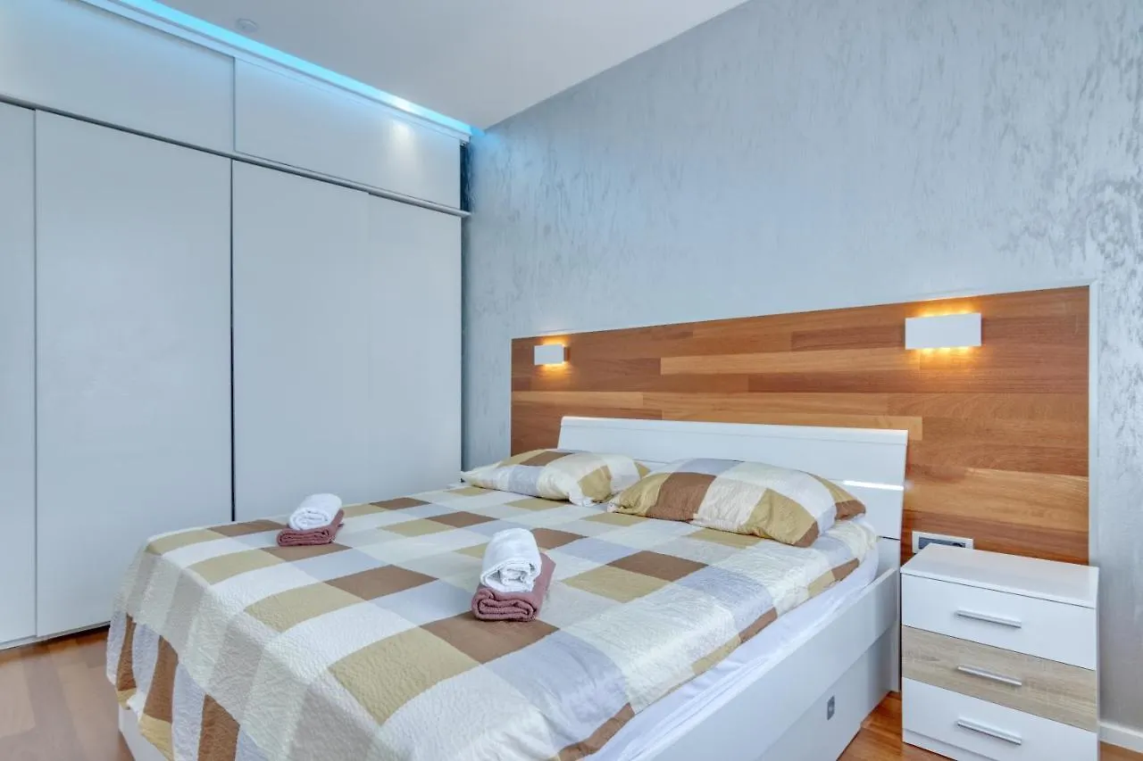 Apartment Light In Pula